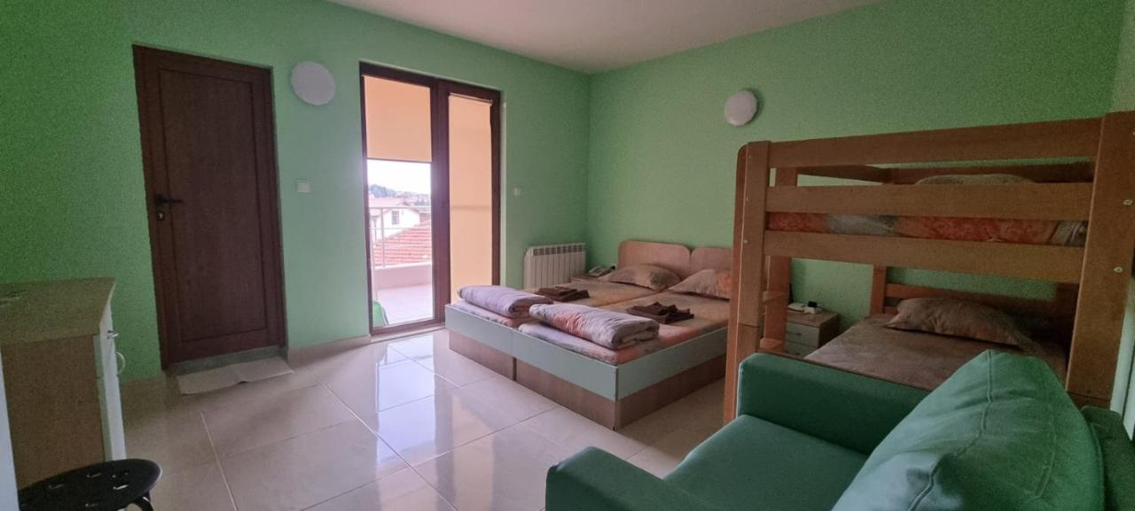 Семеен Хотел Илиевата Къща Sapareva Banya Esterno foto